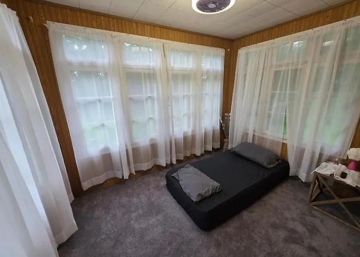 A J House Holiday home *